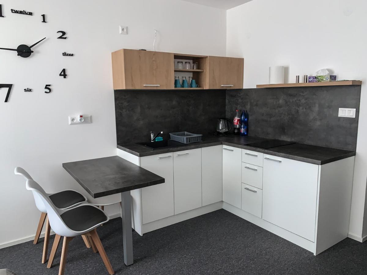 Apartman J&J Bešeňová エクステリア 写真